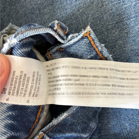 Abercrombie & Fitch High rise 9” denim shorts Women’s size 2/26 - Picture 9 of 9